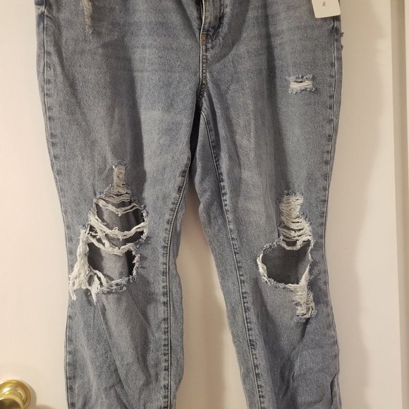 Highwaisted plus mom Jean's. - Picture 8 of 8